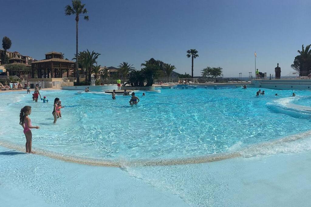 Dans Un Cadre D'Exception, Vue Mer Panoramique A Agay Cote D'Azur, Village Vacances Cap Esterel, T2 Avec Jardin, Golf, Climatisation, Wifi, 5 Piscines Saint-Raphaël 外观 照片