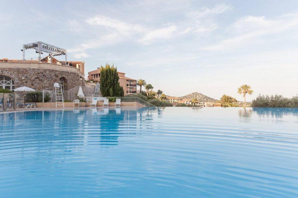 Dans Un Cadre D'Exception, Vue Mer Panoramique A Agay Cote D'Azur, Village Vacances Cap Esterel, T2 Avec Jardin, Golf, Climatisation, Wifi, 5 Piscines Saint-Raphaël 外观 照片