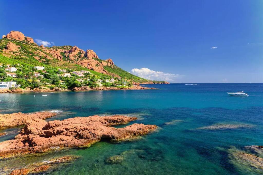 Dans Un Cadre D'Exception, Vue Mer Panoramique A Agay Cote D'Azur, Village Vacances Cap Esterel, T2 Avec Jardin, Golf, Climatisation, Wifi, 5 Piscines Saint-Raphaël 外观 照片