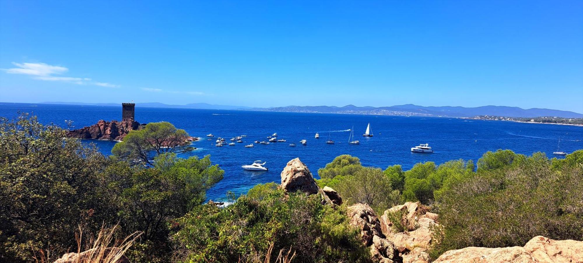 Dans Un Cadre D'Exception, Vue Mer Panoramique A Agay Cote D'Azur, Village Vacances Cap Esterel, T2 Avec Jardin, Golf, Climatisation, Wifi, 5 Piscines Saint-Raphaël 外观 照片